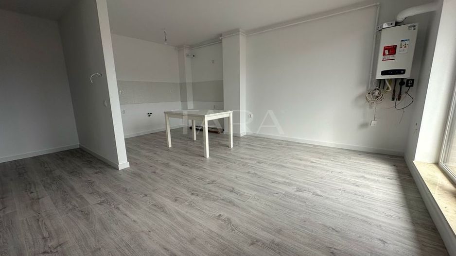 Apartament cu 2 dormitoare, balcon, 2 locuri de parcare subterane. - Poză 1