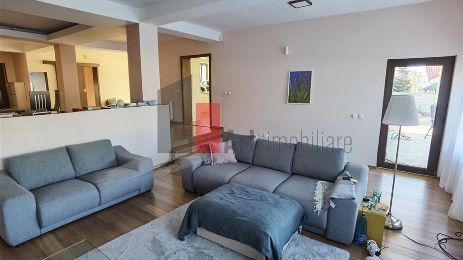 VIla 11 Camere Cernica - Poză 1