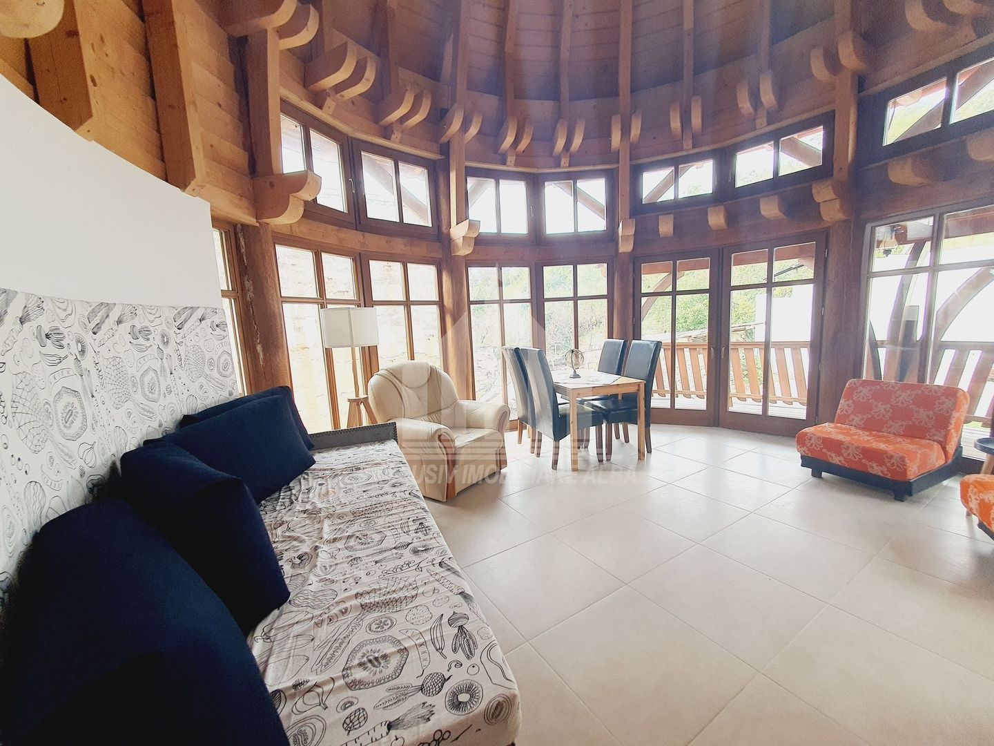 Inchiriez apartament la vila în Aiud - Poză 2