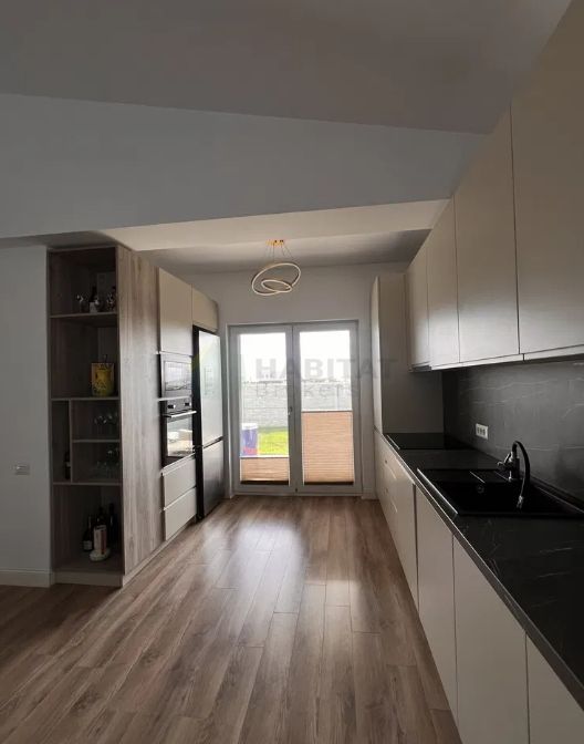 Casă individuală cu 4 camere în cartierul Aerocity, Tunari - Poză 9