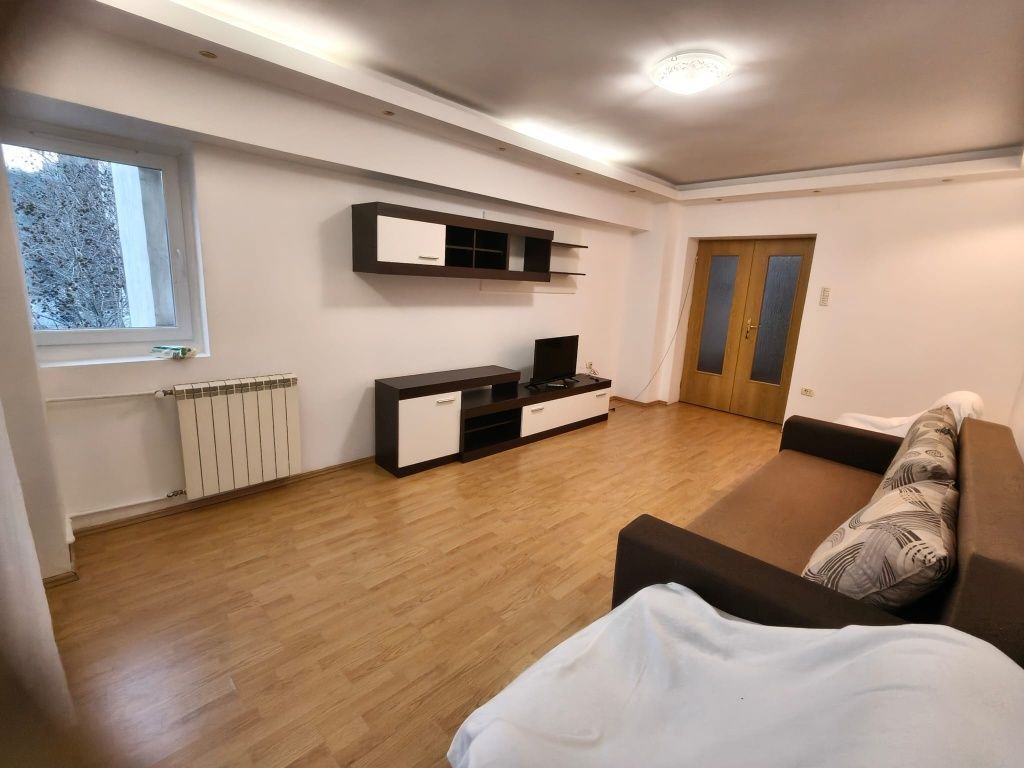 Închiriez apartament 2 camere, Nerva Traian, spațios - Poză 1