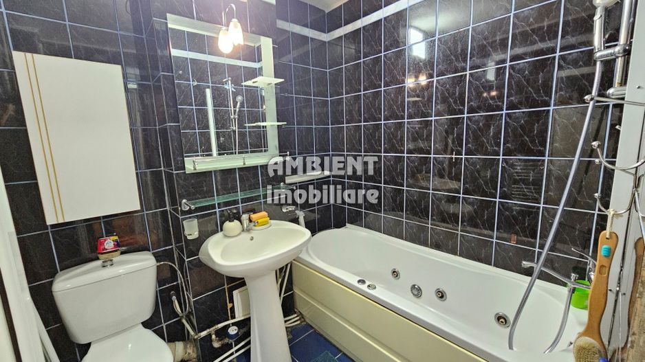 Apartament cu 4 camere, etaj 2, mobilat și utilat, zona TRAIAN; - Poză 7