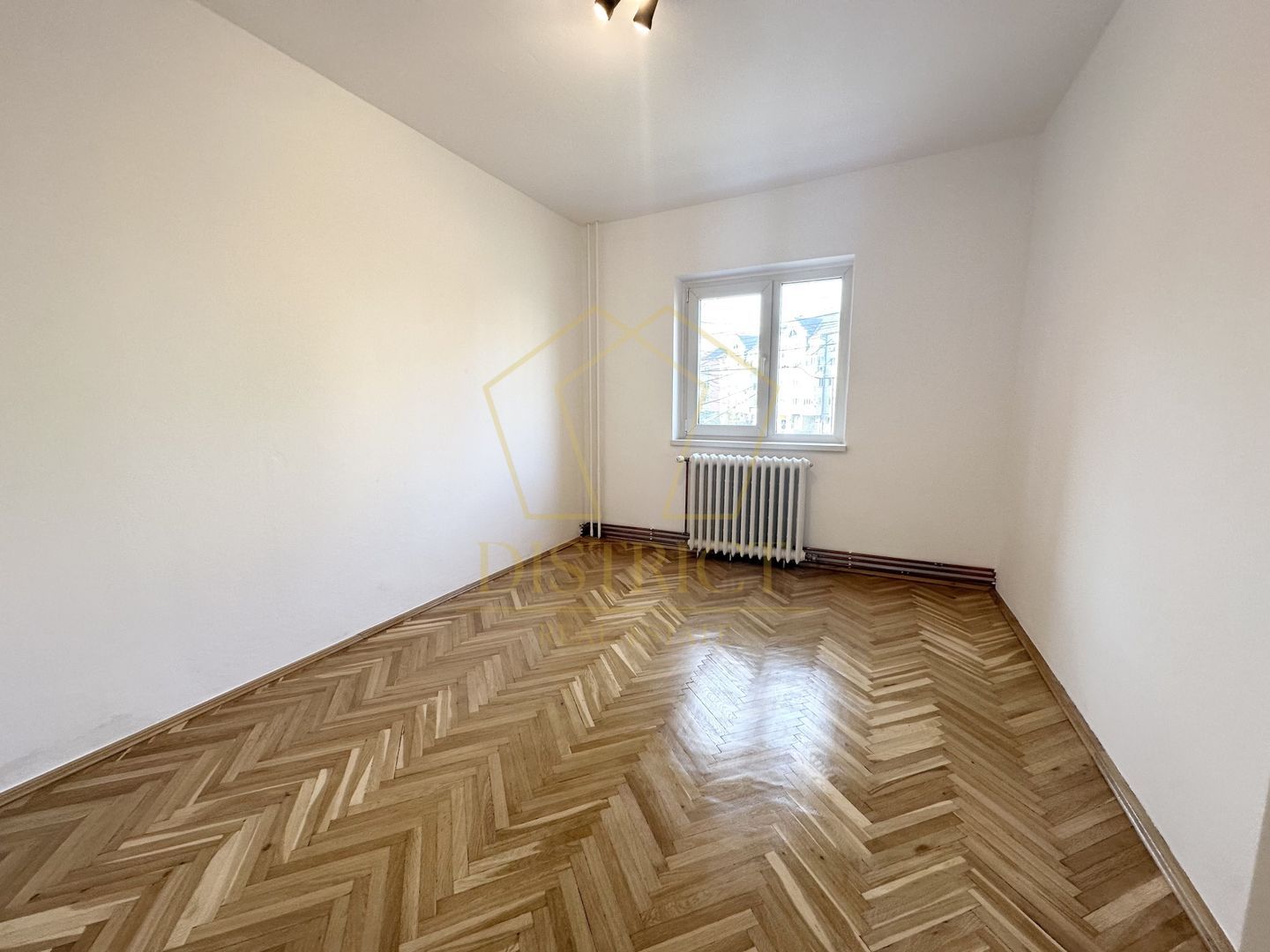 Apartament cu 3 camere, 2 boxe si garaj | Etaj 1 | Zona Fabric - Poză 6
