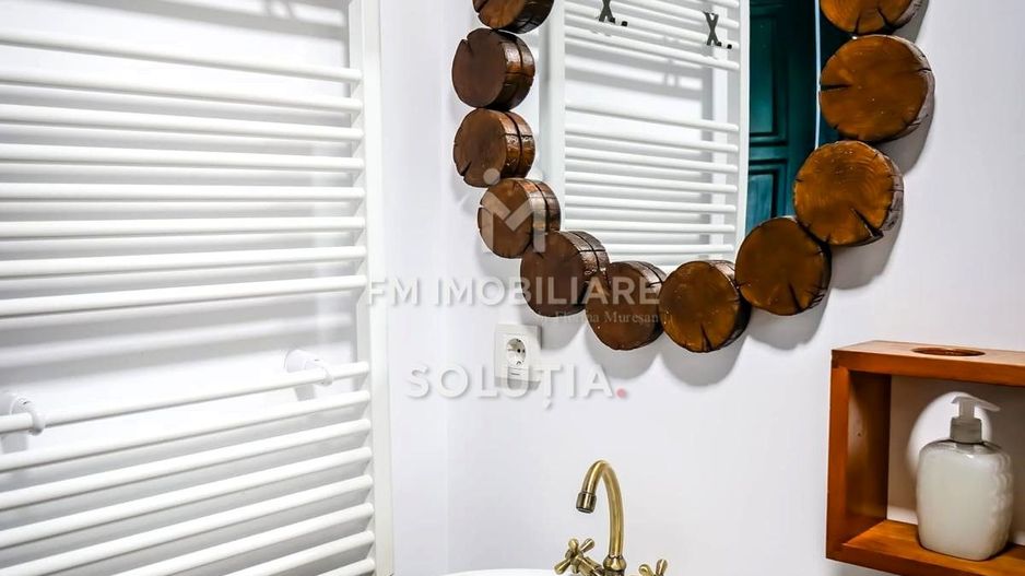 Pensiune agroturistică: 3 case tradiționale + teren în Desești - Poză 12