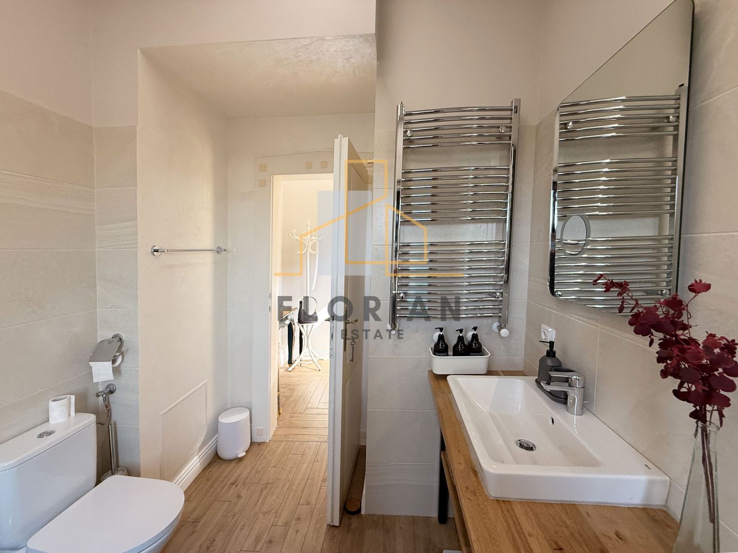 Apartament  modern cu 2 camere in cladire istorica– Zona Sinaia - Poză 15