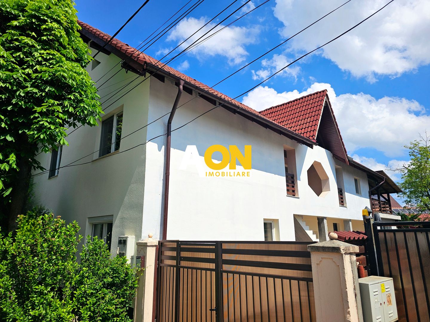 Casa pt 2 familii sau pt. clinica medicala, 8 camere, 486 mp teren - Poză 1