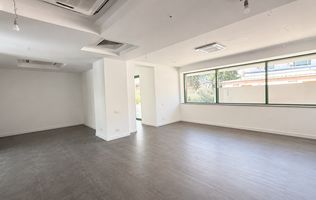 Spațiu comercial 96 mp + terasă 30 mp | Vitrină stradală