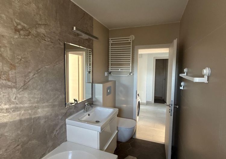 Închiriez apartament 3 camere, Mall Vitan, decomandat, mobilat, AC - Poză 7