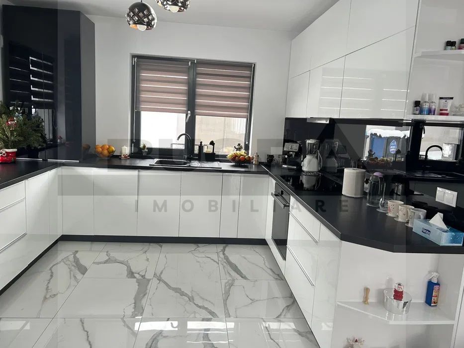 Casa individuala de inchiriat, Dezmir - Poză 1