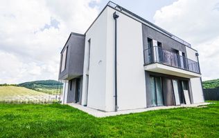 Casa de tip Duplex cu Panorama in Floresti.