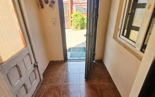 🏡 Casă spațioasă cu 9 camere în Strejnicu – pentru locuință, birouri - Poză 34