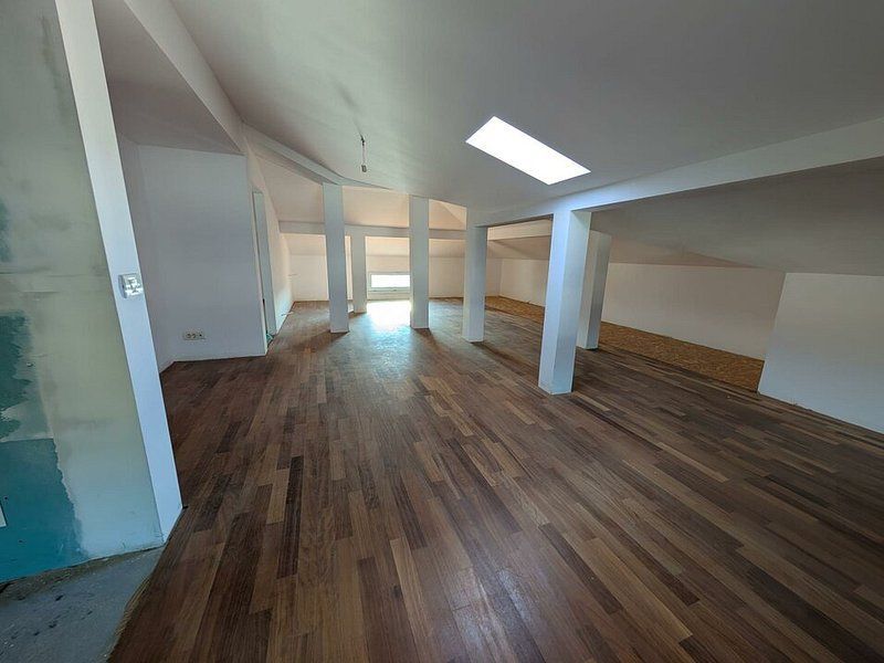 Casă Spațioasă 242 mp Utili și 600 mp Teren – Dragomirești-Deal - Poză 23