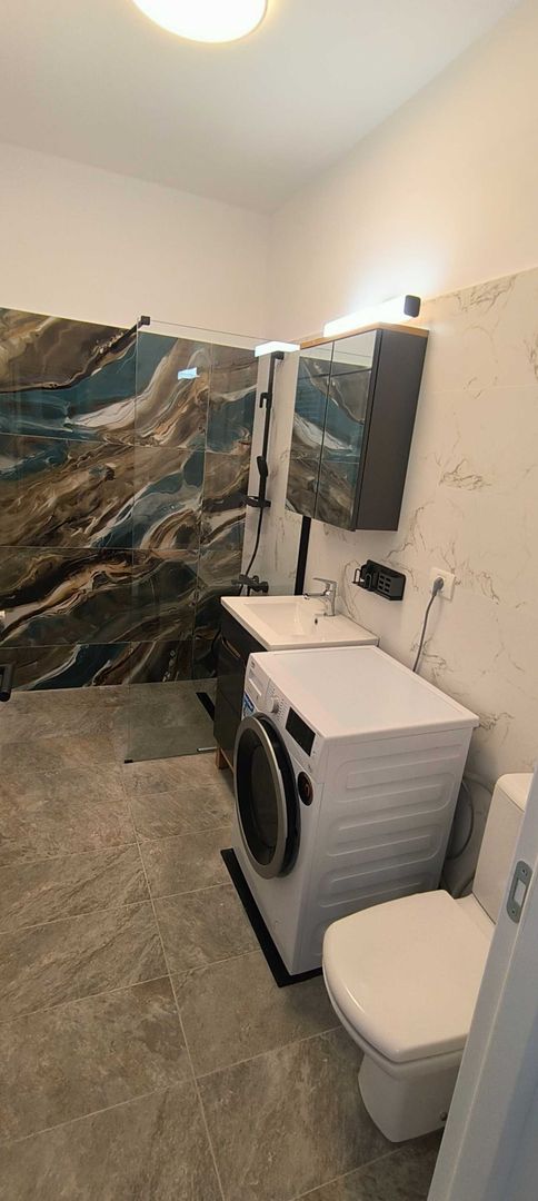 Închiriez garsonieră modernă, Decebal, bloc nou, centrală proprie - Poză 8