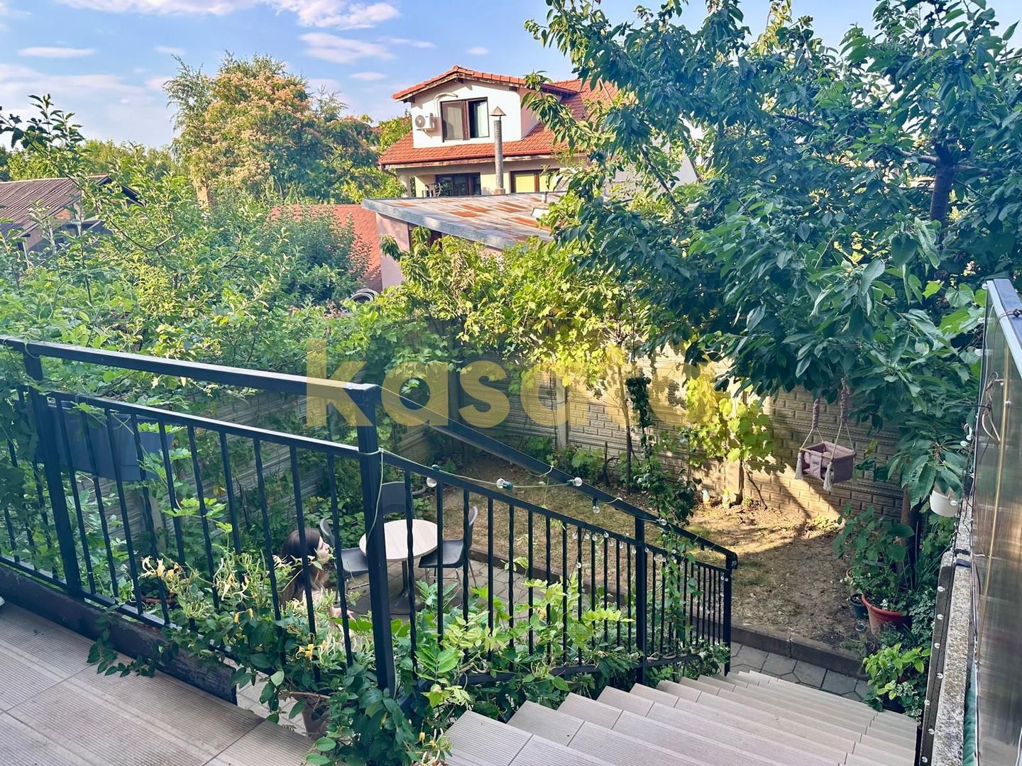 Oportunitate Rară | Apartament de 4 camere cu curte | Damaroaia - Poză 9