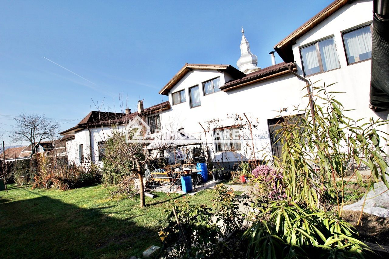 Casa 8 camere,4 bai,482mp,1.100mp teren,2 garaje,0% comision - Poză 17