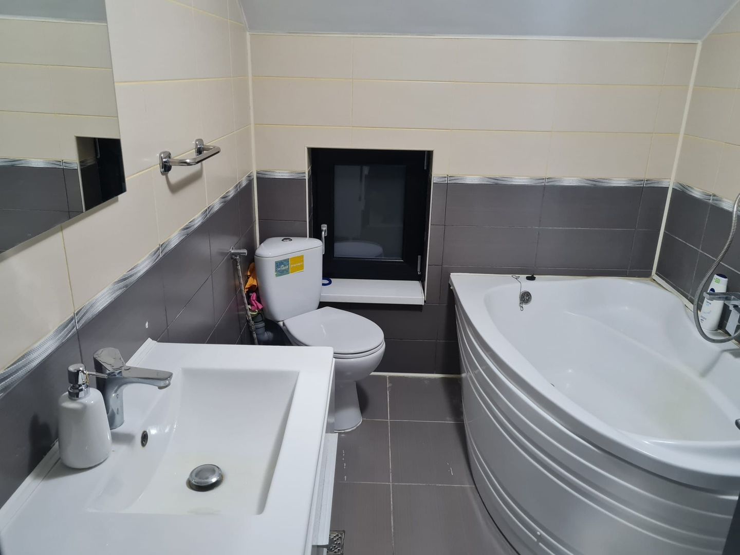 Casa premium cu piscina, panouri solare si teren de 520 mp – Giarmata Vii - Poză 11