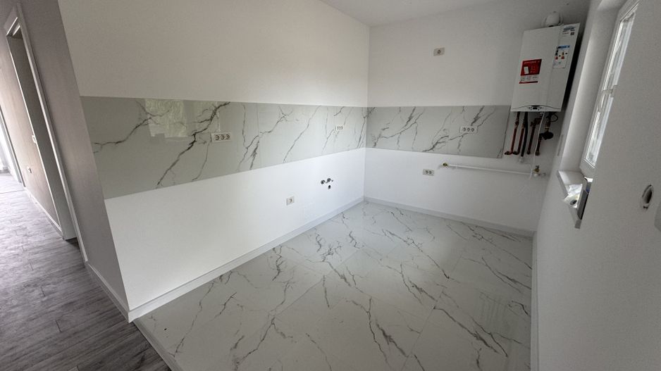 Sanmihaiu Roman, Duplex pe Parter, 3 camere,2 bai,terasa spatioasa - Poză 7