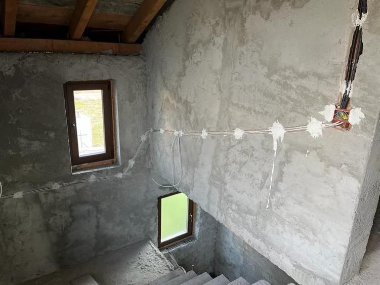 MOSNITA NOUA, 4 CAMERE, CASA INDIVIDUALA - Poză 4