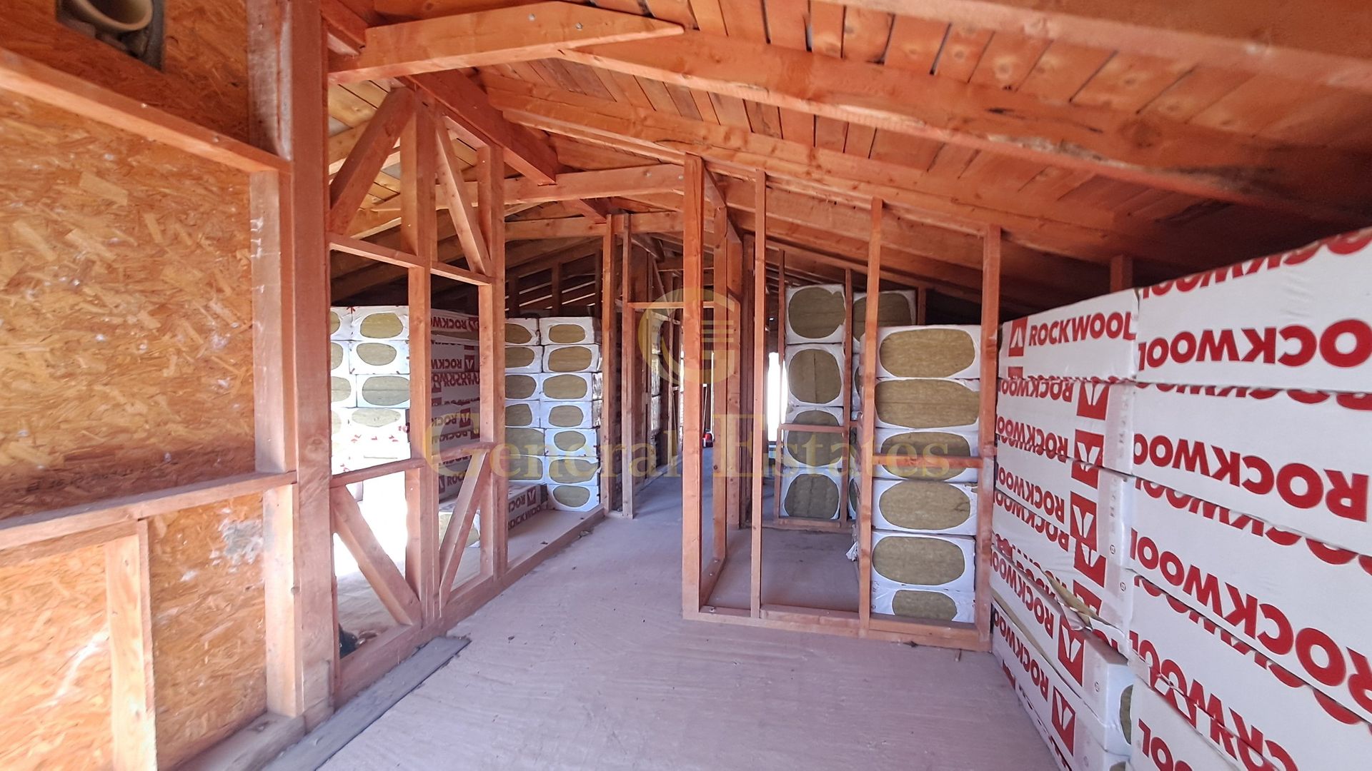 Casa moderna la rosu in Cristian - Poză 9