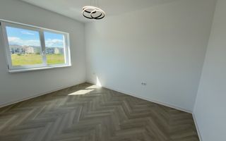 Apartament cu 3 camere,boxa depozit, Finisat La Cheie te muti imediat - Poză 3