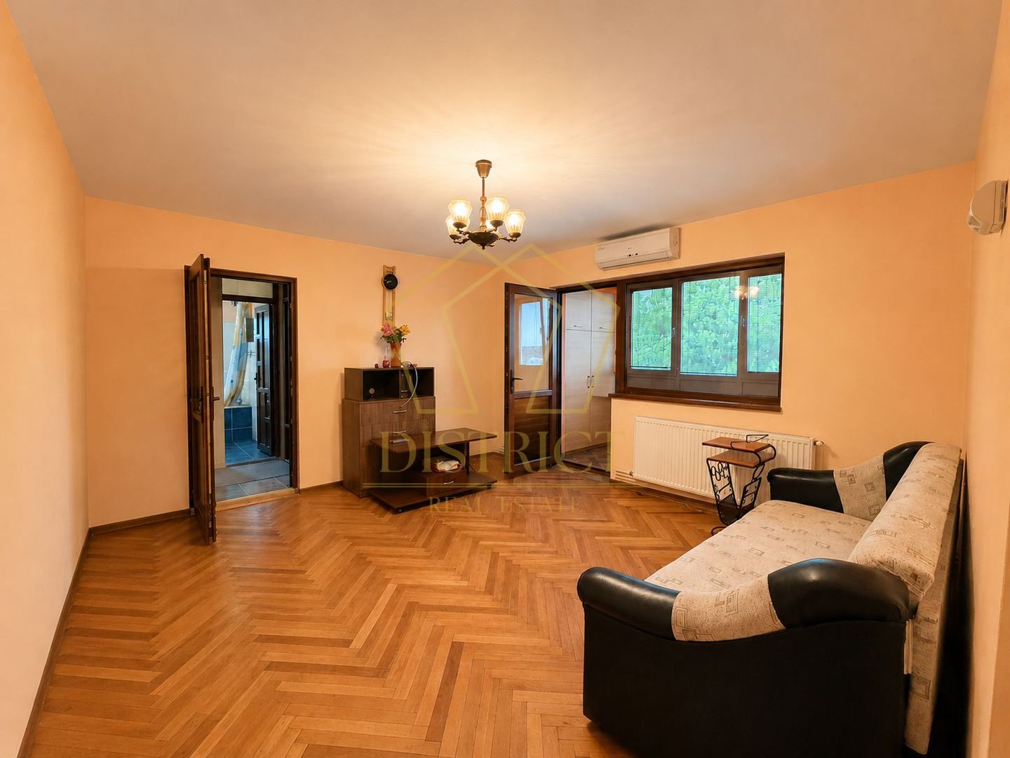 Apartament cu 2 camere și boxa | Simion Barnutiu - Poză 1