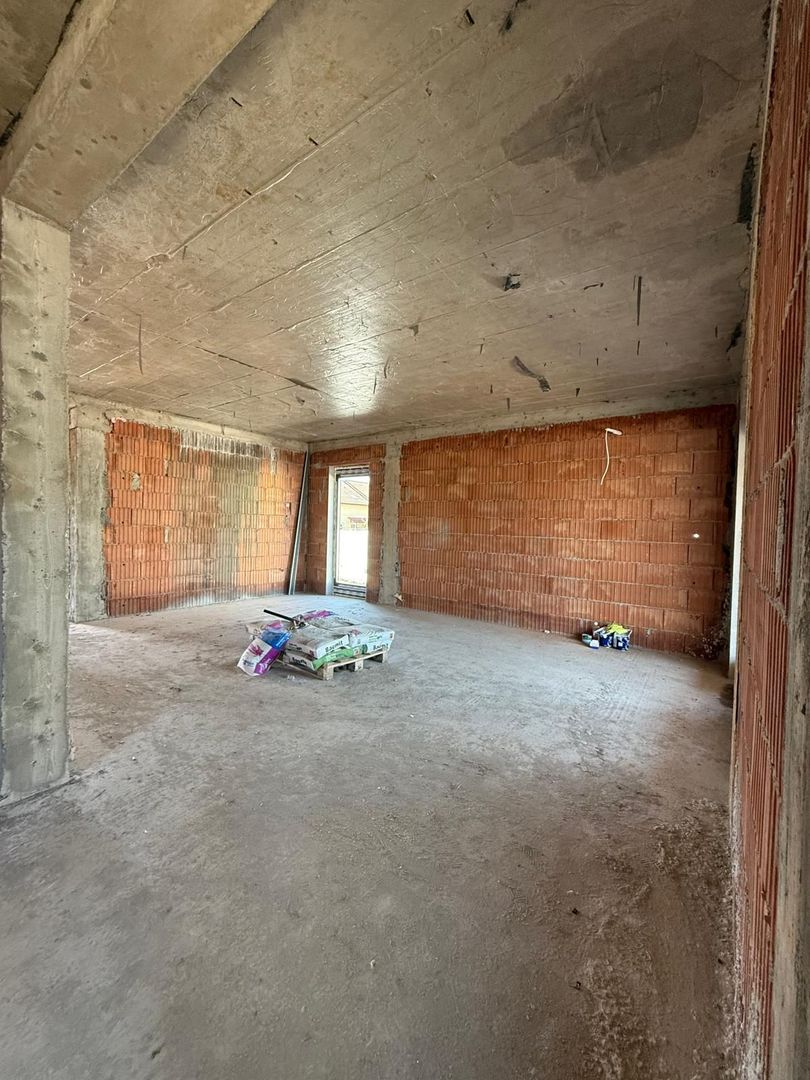 Casa individuala- 3 dormitoare - teren mare -Dumbravita - Poză 11