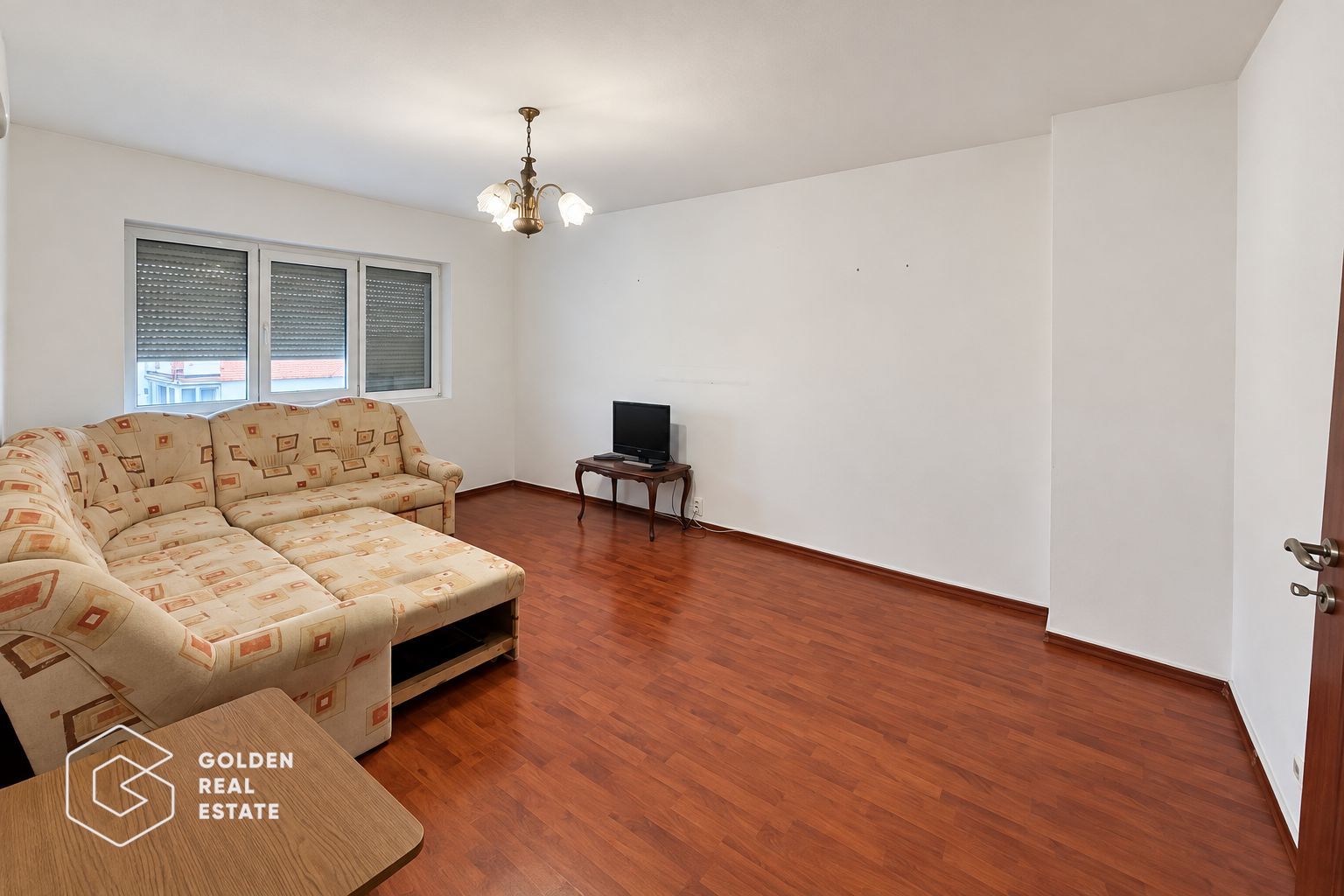 Apartament 3 camere, etaj 4, zona Alfa - Poză 1