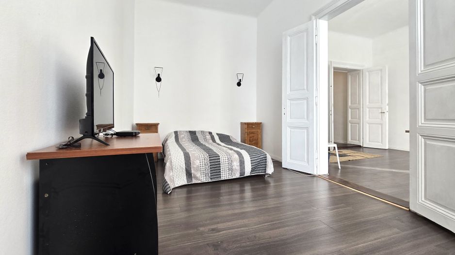 Un apartament care îți oferă orașul la un pas și vedere la Bega - Poză 9