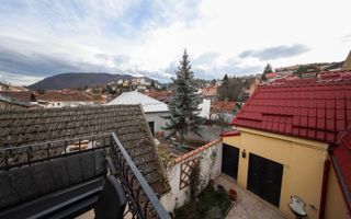 Casă deosebită de vânzare în centrul Brașovului - Poză 5