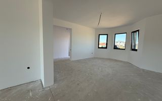 De vanzare Casa cu 3 Dormitoare/Semifinisata Teren 6.5Ari - Poză 2