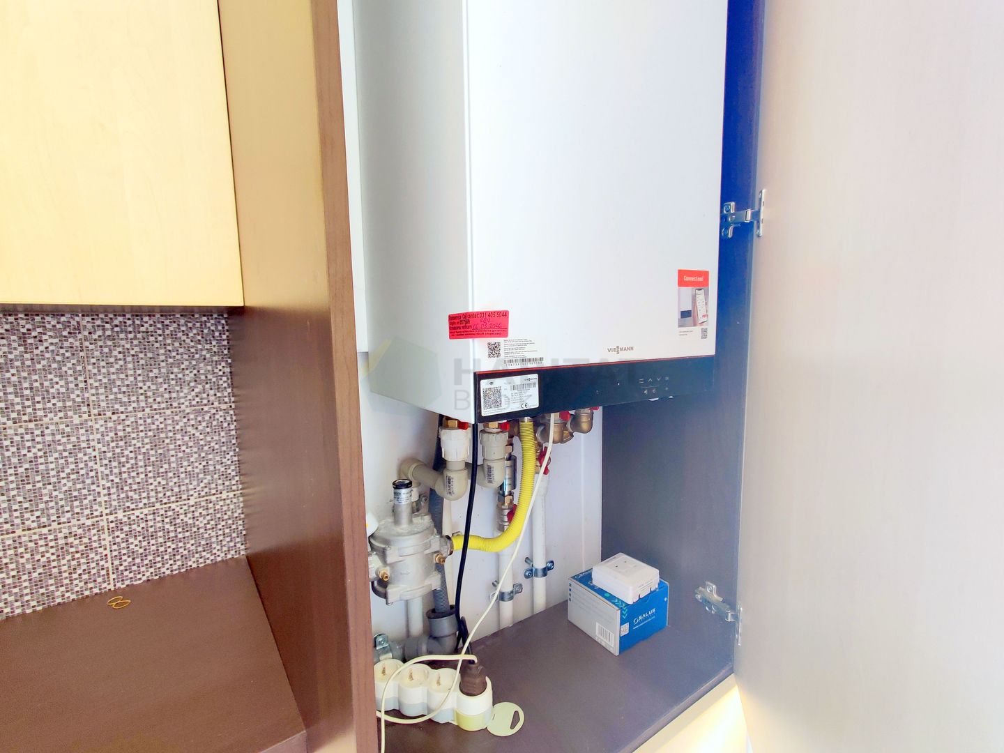 Decomandat, doua bai, loc de parcare in subteran, disponibil imediat - Poză 18