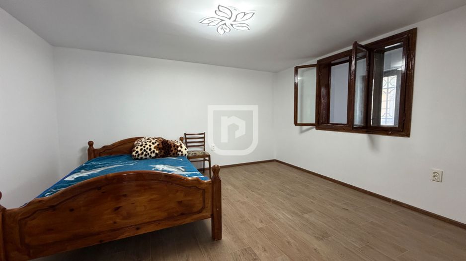 Casa renovata complet, Corlata Centru - Poză 2