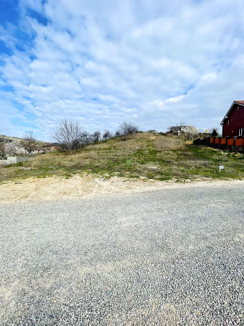 Teren intravilan de vânzare – Oradea, zona Dealuri - Poză 1