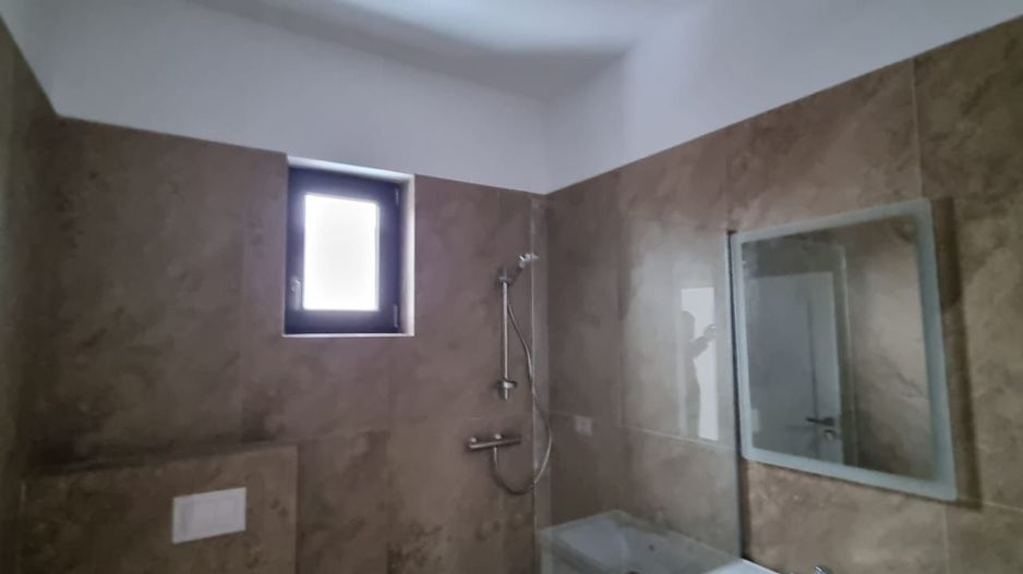 Reședință Modernă cu Finisaje Distinse - Poză 46