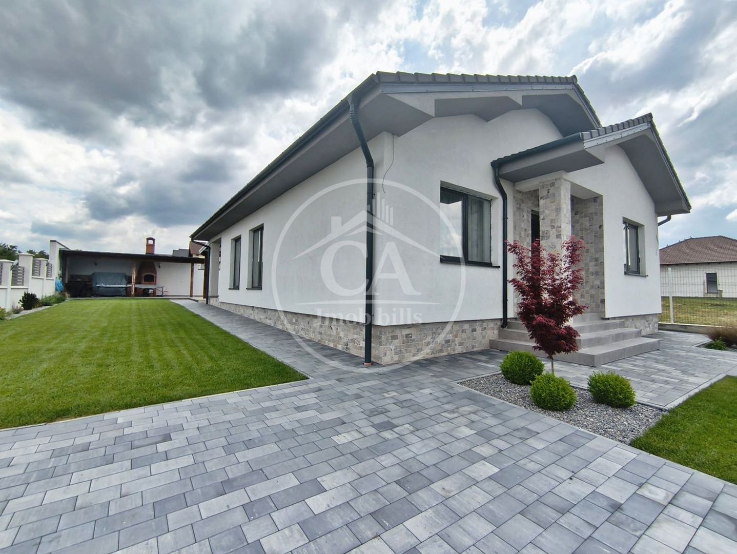 Casa de vanzare cu 4 camere si piscina in Cihei, Bihor - Poză 1