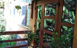 Casa si curte zona centrala - Poză 9