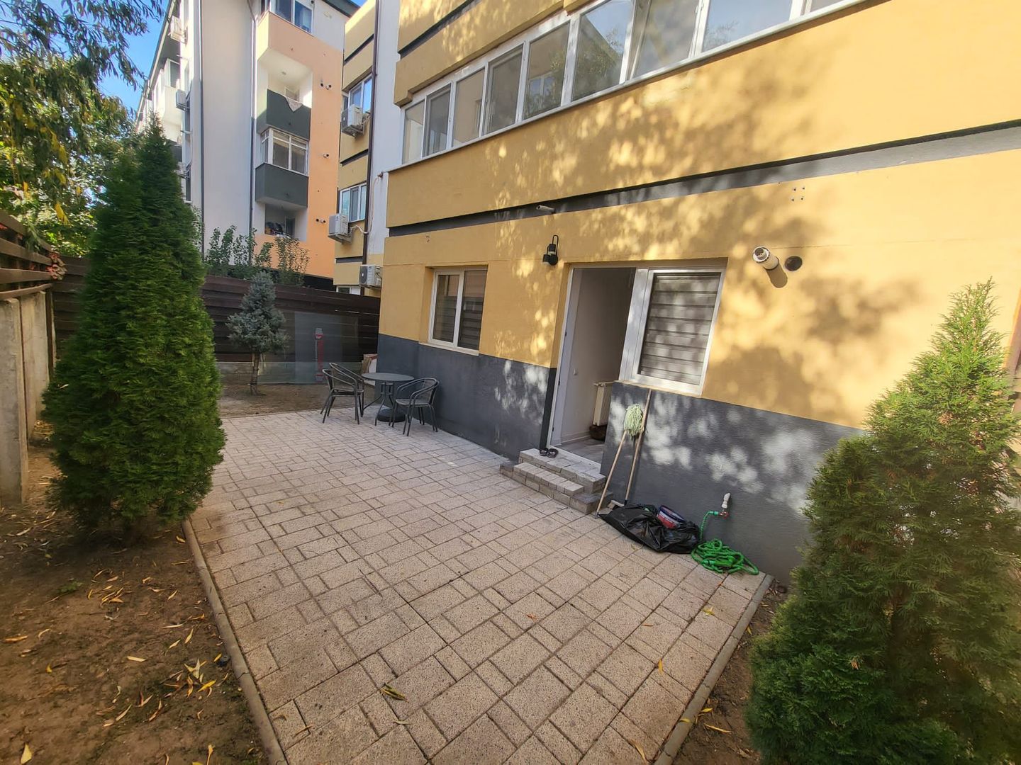 Apartament cu gradina, Lux,mobilat/utilat, aproape metrou Leonida - Poză 1