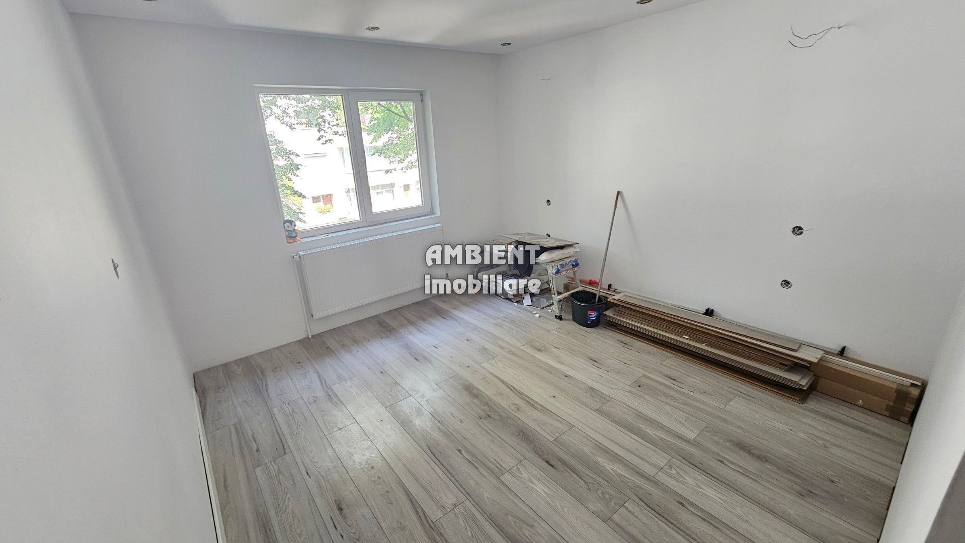 Apartament cu 4 camere, partial renovat, etaj 3, zona Donici. - Poză 4