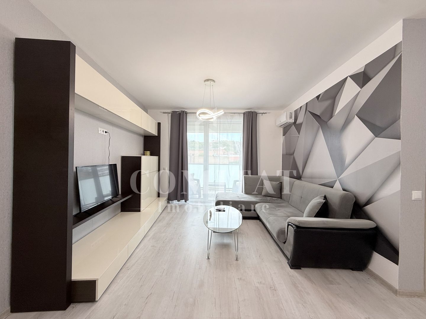 Apartament cu 2 camere | parcare inclusă | str Decebal - Poză 1