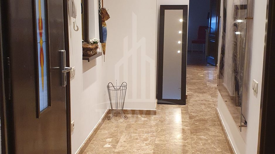 Apartament de vanzare în centrul istoric al orașului . - Poză 15