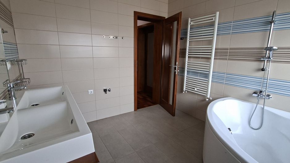 Casa P+E cu 4 camere - Aradului/British SCHOOL - Poză 21