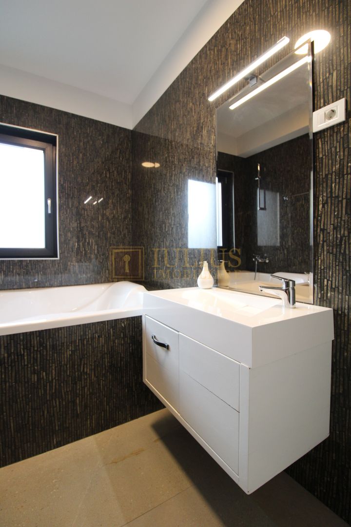 Zona Lipovei, casa 4 camere + 3 bai, curte proprie. - Poză 17