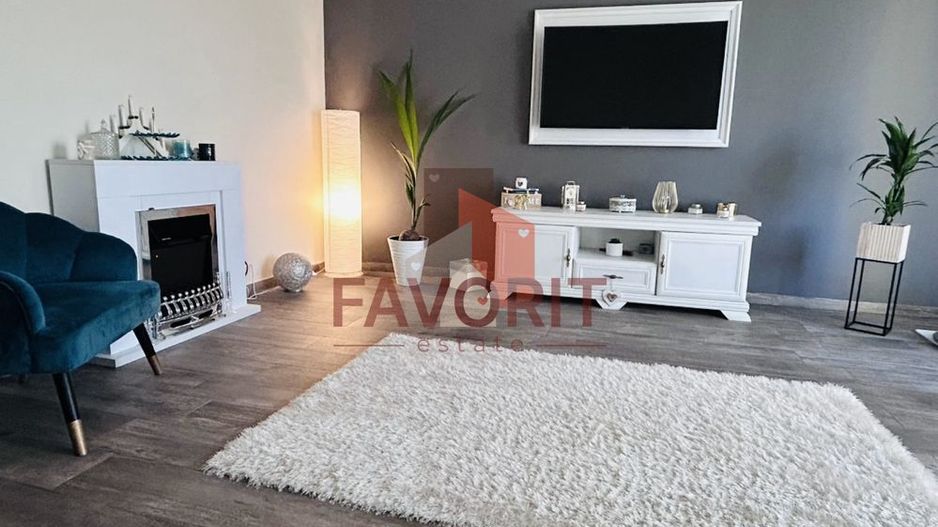 Etaj 1. Mobilat si utilat. Spatios. 2 locuri de parcare - Poză 1