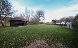 Vilă spațioasă de vânzare în Predeluț, Bran | 2000mp - Poză 45