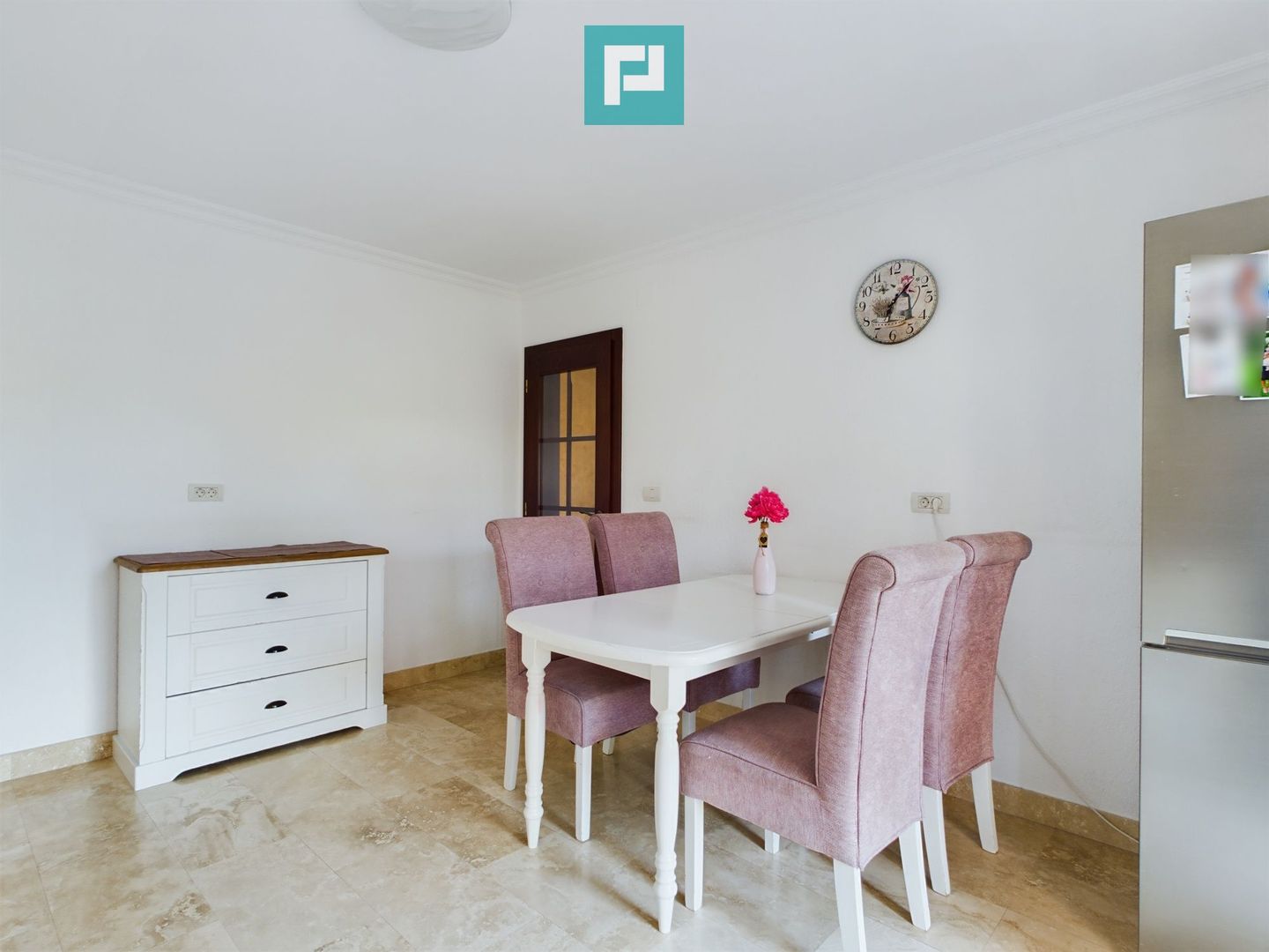 Vilă cu mansardă în Bujac - Poză 8