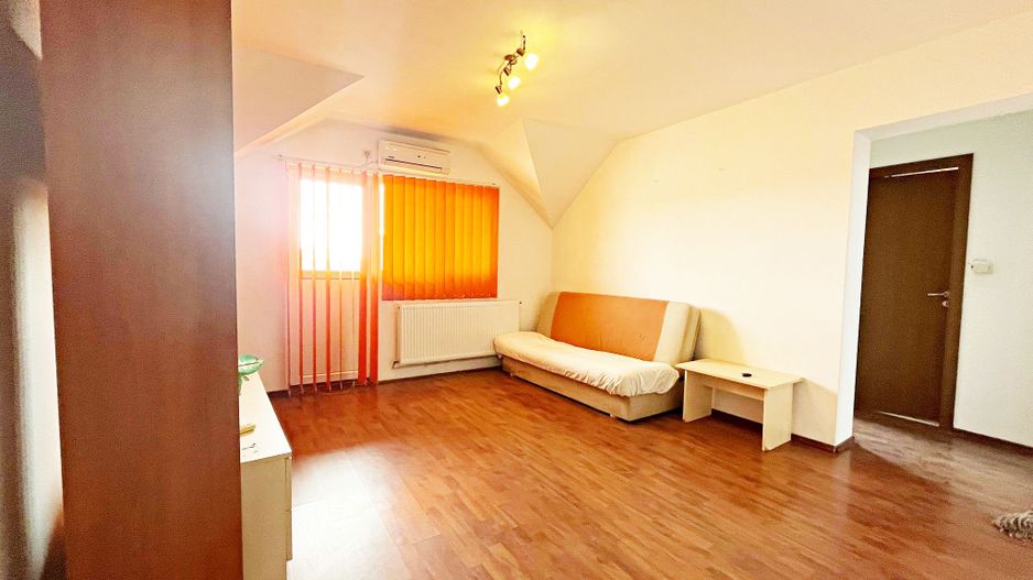 Apartament 2 camere de vânzare in zona Rogerius, Oradea - Poză 2