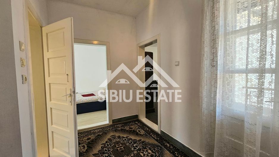 Casa Sibiu central 5 camere, 4 bai - Poză 19