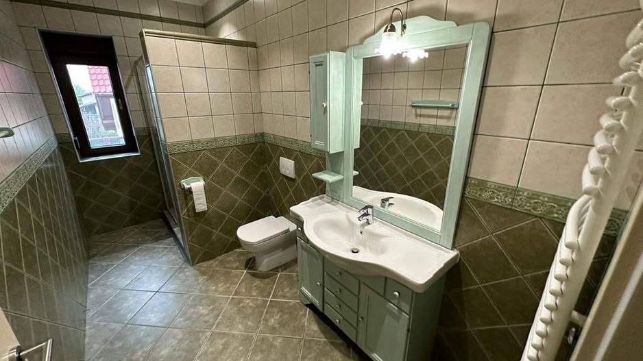 VILA  - ARADULUI. -British - Poză 43