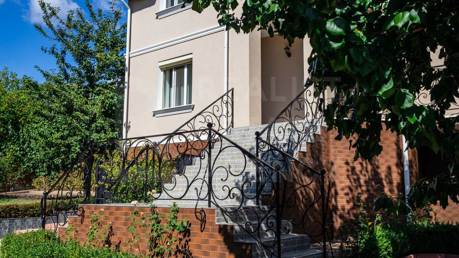 Vânzare, casă, 5 camere, str. Gura Văii, sect. Riscani - Poză 5