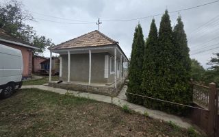 Ansamblu rezidențial cu 2 case în Scoposeni, comuna Gorban – teren 2400 mp, utilități complete - Poză 4